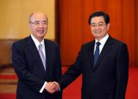 Hu meets KMT chairman, vows to avoid "internal struggle"