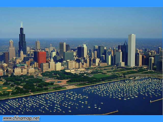 芝加哥，建筑艺术的博物馆和圣地。 芝加哥是有名的“建筑之都”，当今世界上最高的10座摩天大楼中有4座在芝加哥，置身芝加哥，你可以边走边阅读这个城市的建筑史，欣赏那些杰出的艺术建筑
